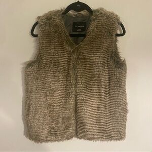 Glam Women Faux Fur Vest in Brown